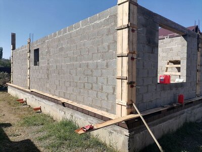 Кладка блока при строительстве одноэтажного дома в Родниках Белореченск 35.jpg