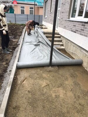 Укладка тротуарной плитки при строительстве дома в Белореченске 5.jpg