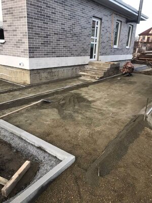 Укладка тротуарной плитки при строительстве дома в Белореченске 6.jpg